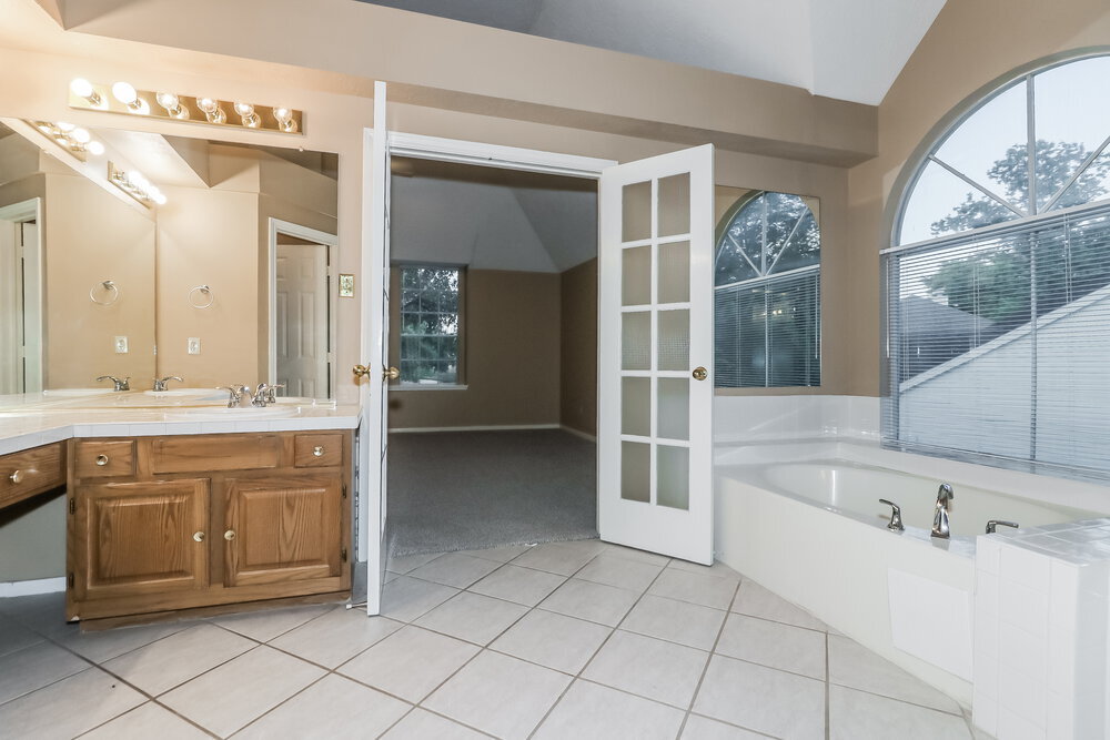 Building Photo - 11423 Willow Field Dr