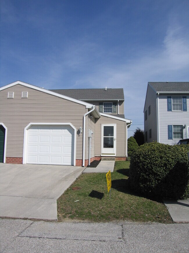 626 Eichelberger - Rear Garage - 626 Eichelberger St