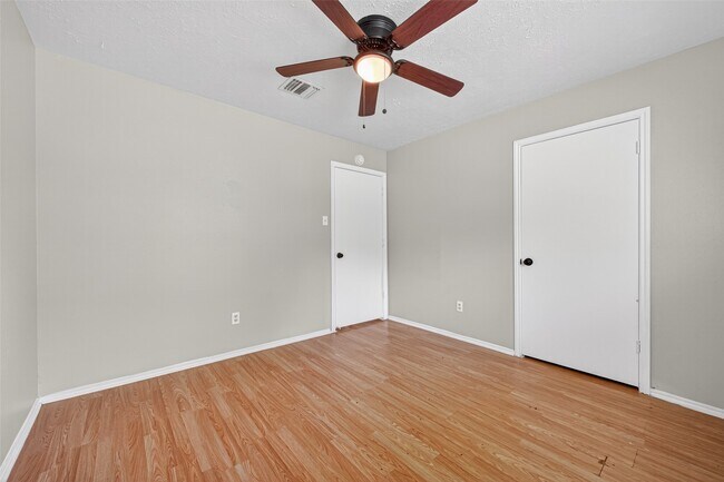 Building Photo - 2310 Woodwind Dr