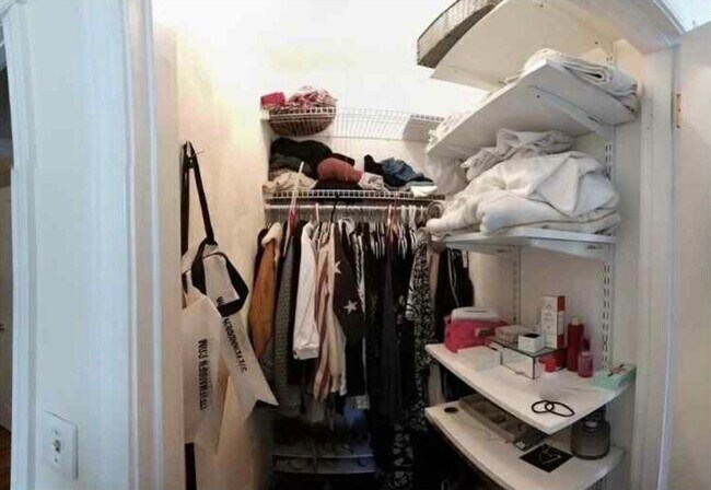 Building Photo - 34 Austin St