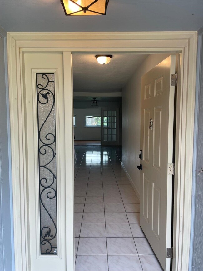 Building Photo - 22814 Elsinore Dr