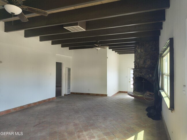 Building Photo - 714 N San Marcial St