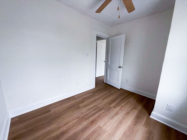 Building Photo - Newly Rehabbed 4BR Home w/ Front Porch, Back Deck & Full Basement