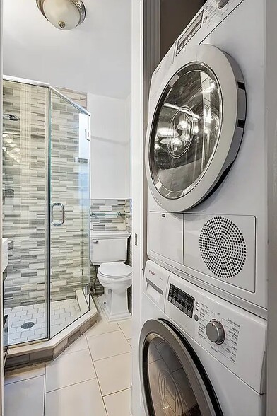 Building Photo - 240 E 29th St