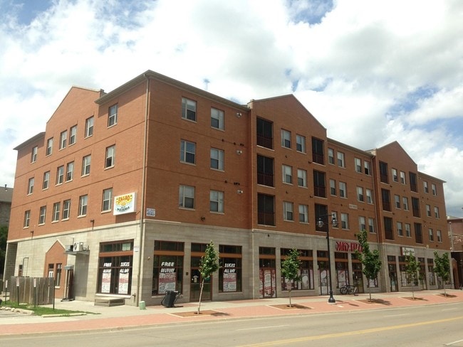 Primary Photo - 417 S Gilbert St