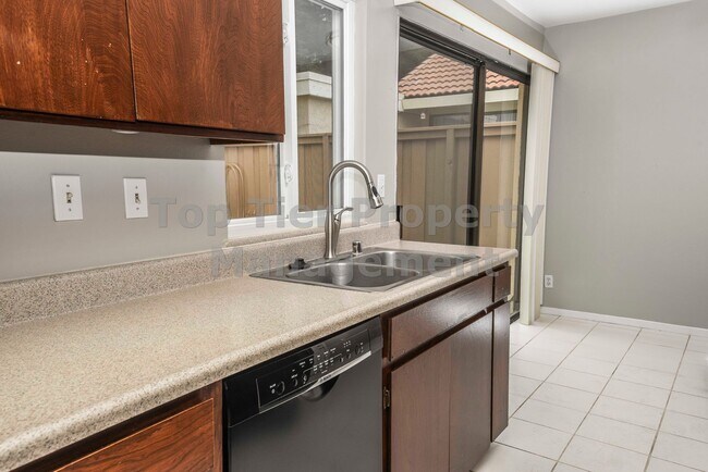 Building Photo - 117 Northcreek Cir
