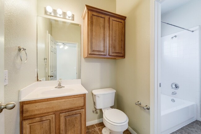 Building Photo - 5304 Evans Ave