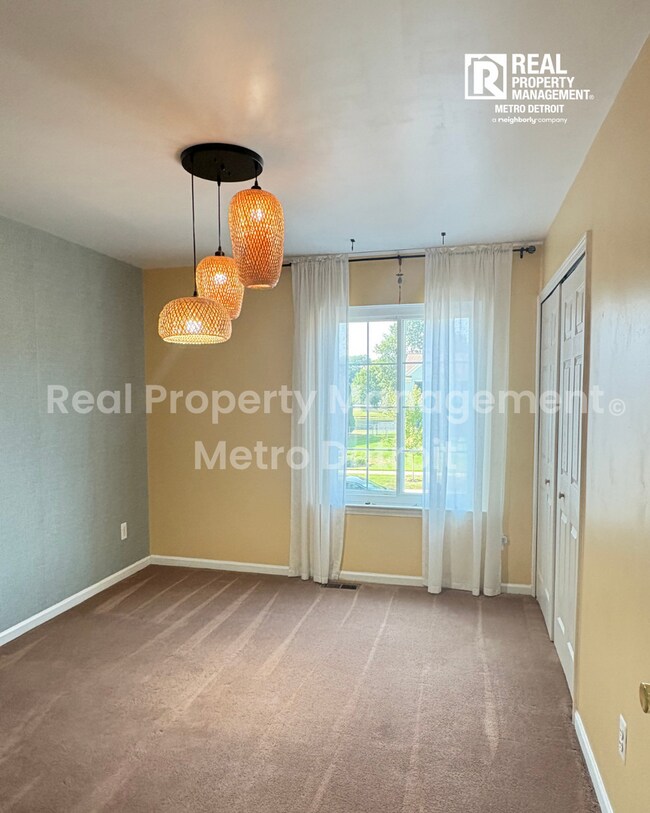 Building Photo - 3-Bedroom Single-Family Home in Waterford, Michigan
