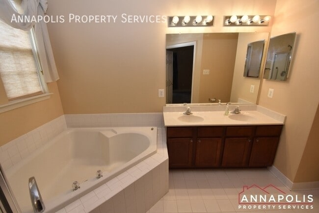 Building Photo - 1606 Stern Ct