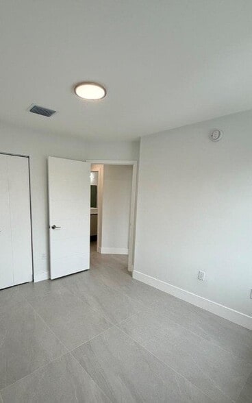 Building Photo - 4808 NW 114th Ave