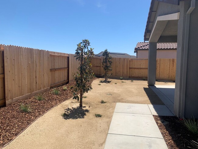 Building Photo - Brand NEW 4 bedroom 1 story home Rancho Co...