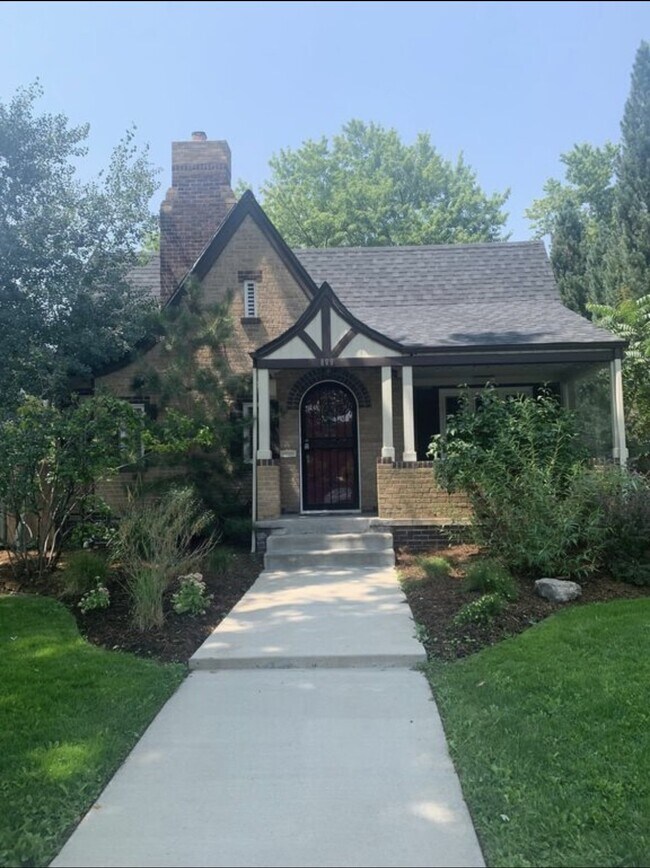 Building Photo - Charming Wash Park bungalow!  Available 08-15-2026