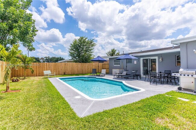 Building Photo - 7681 Sheridan St