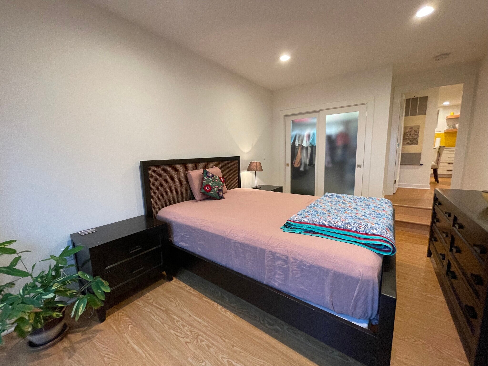 Main bedroom - 2811 30th Ave W
