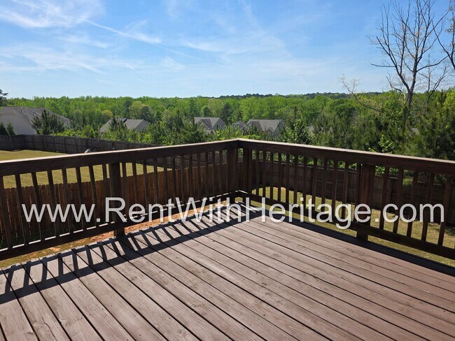 Building Photo - ABSOLUTELY BEAUTIFUL 5 BEDROOM/ 4.5 BATH HOME YOU DONT WANT TO MISS.