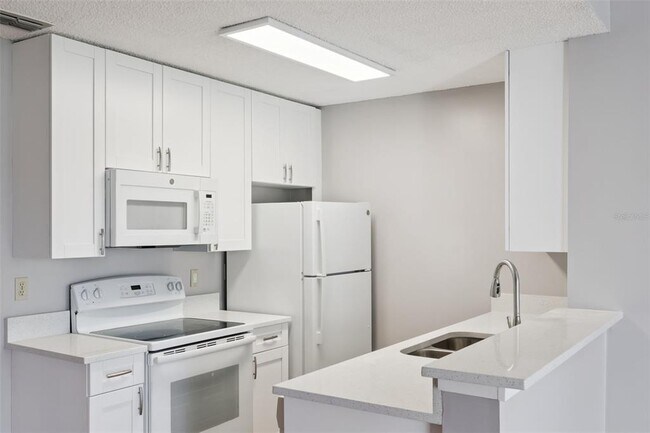 Building Photo - 711 Sugar Bay Way