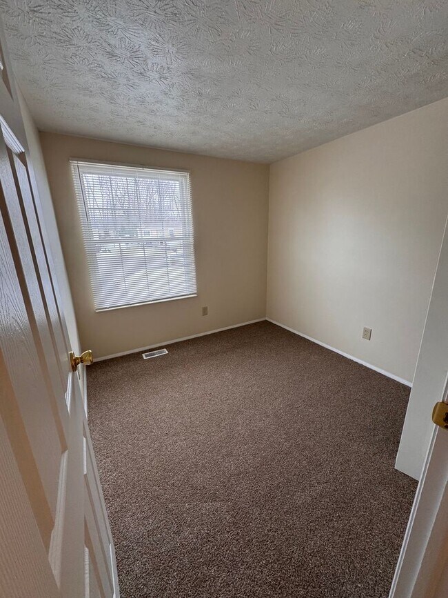 Building Photo - 300 Pegotty Ct NE