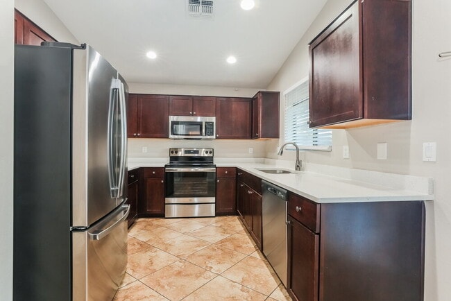 Building Photo - 8028 S 48th Ln