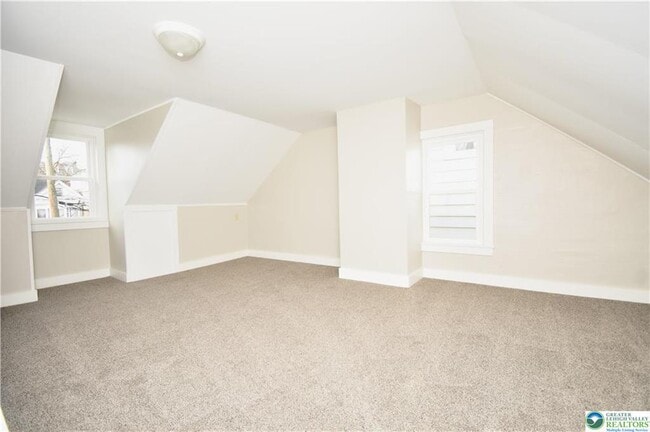 Building Photo - 329 N 9th St