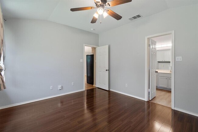 Building Photo - 2304 Jesse Owens Dr