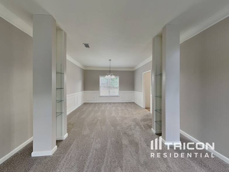 Building Photo - 5025 Cascade Overlook SW