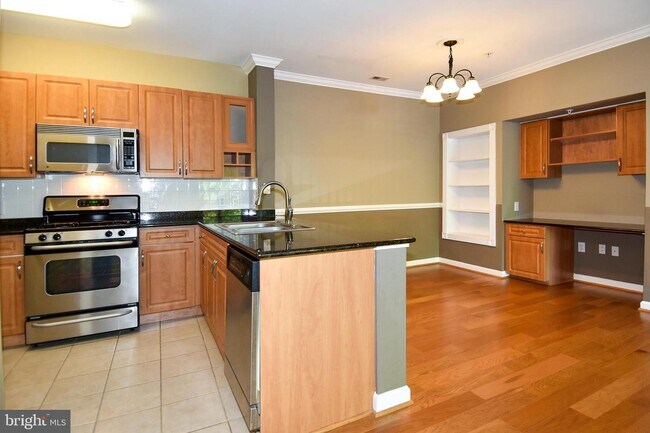 Building Photo - 12140 Garden Grove Cir