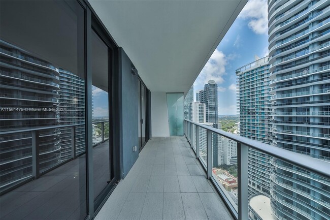 Building Photo - 1010 Brickell Ave