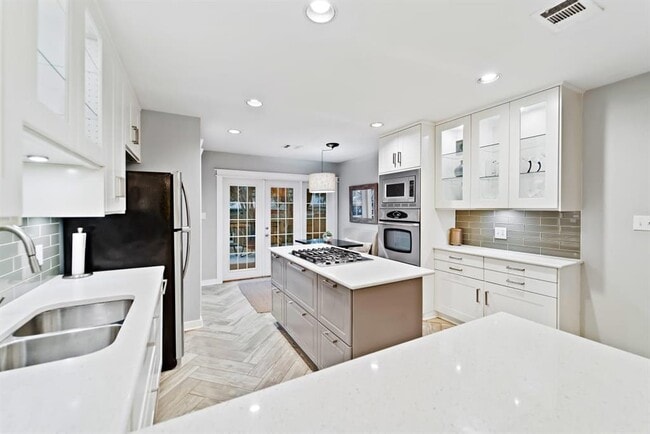 Building Photo - 5614 Shoalwood Ave