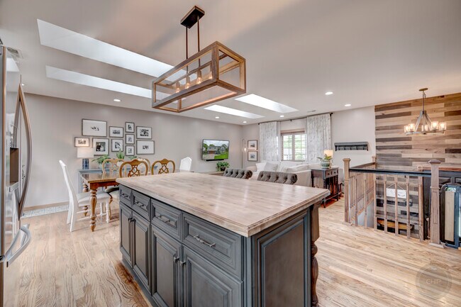 Building Photo - 7215 Larchwood Ln