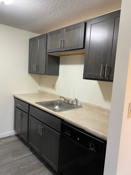 Interior Photo - Residences at Riverside