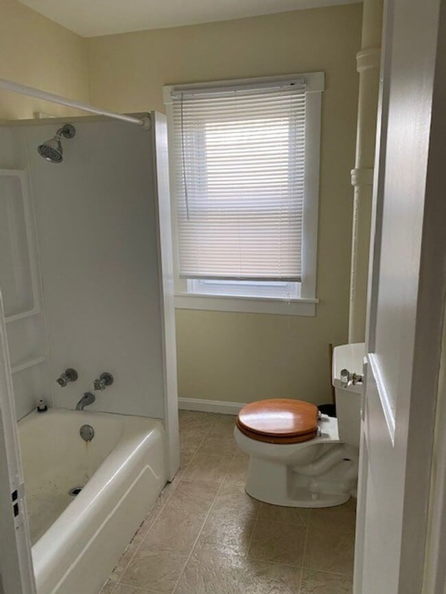 Building Photo - 321 Carroll St