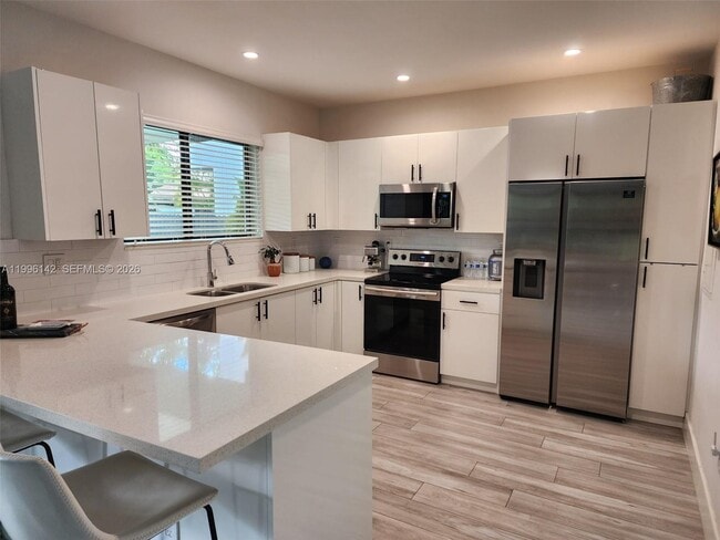 Building Photo - 1411 SW 66th Ave