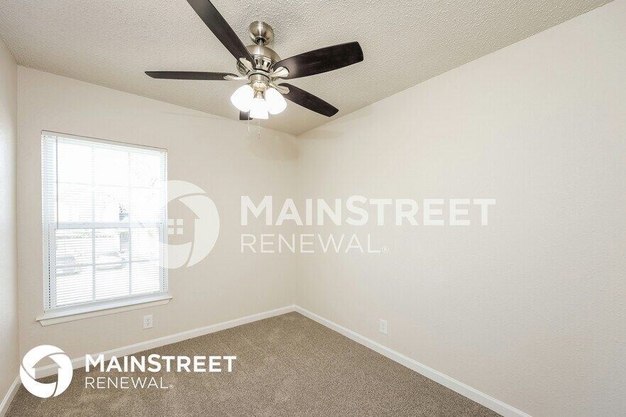 Building Photo - 9906 Sandy Field Dr