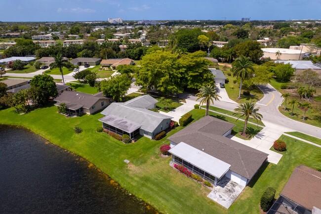 Building Photo - ** LAKEWOOD ** 3 BED / 2 BATH / GARAGE - SINGLE FAMILY HOME - GREAT LOCATION! - PET OK - ANNUAL R...