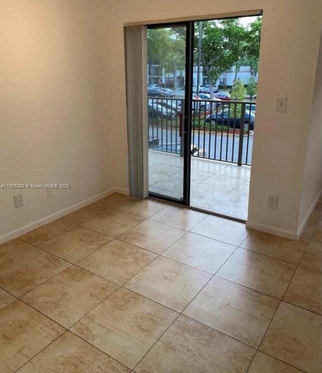 Building Photo - 530 S Park Rd