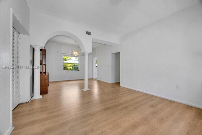 Building Photo - 5971 SW 48th St