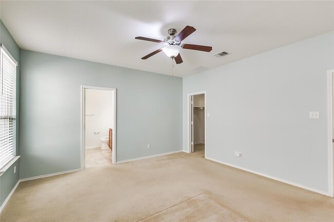 Building Photo - 868 Water Hyacinth Loop