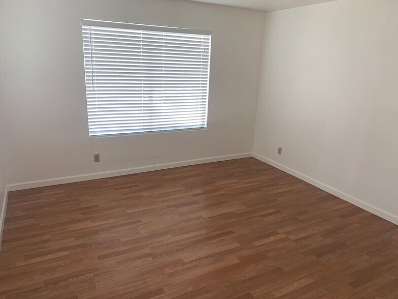 Building Photo - 2008 Mesquite Ln