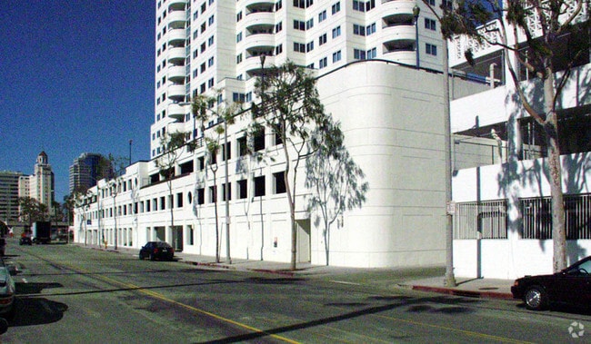 Building Photo - Harbor Place Tower