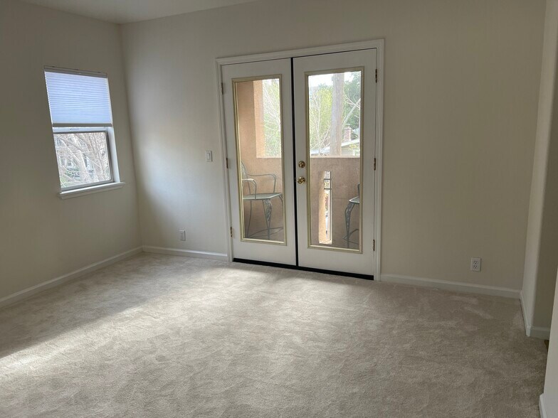 Building Photo - 202 Everett Ave