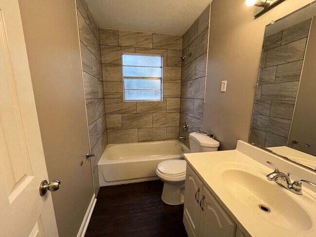 Building Photo - Renovated 3 Bedroom 1 Bath Home with 1 Car Carport for Rent!