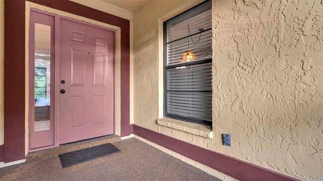 Building Photo - 6725 Islander Ln