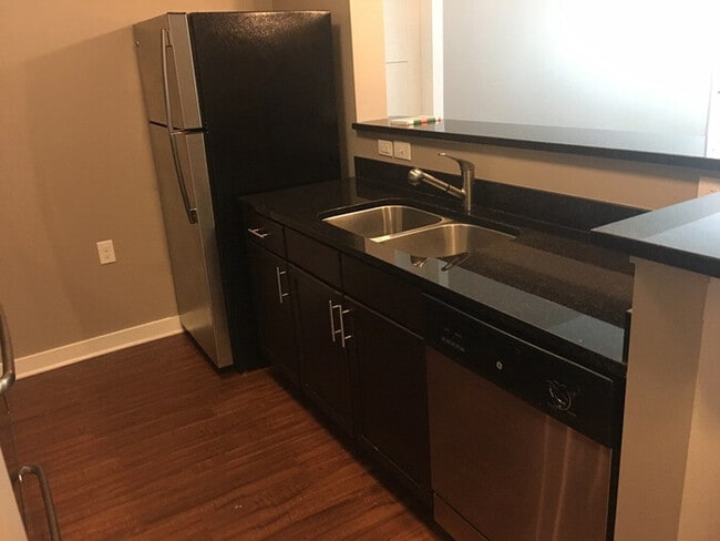 Building Photo - South Nashville Condo near Fairgrounds