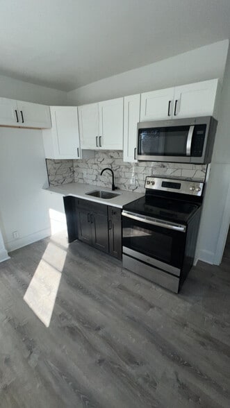 2nd Floor Unit (2bed) - 1132 W 8th St