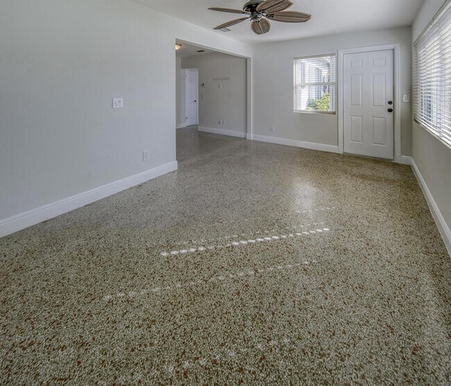 Building Photo - 1331 North N Street