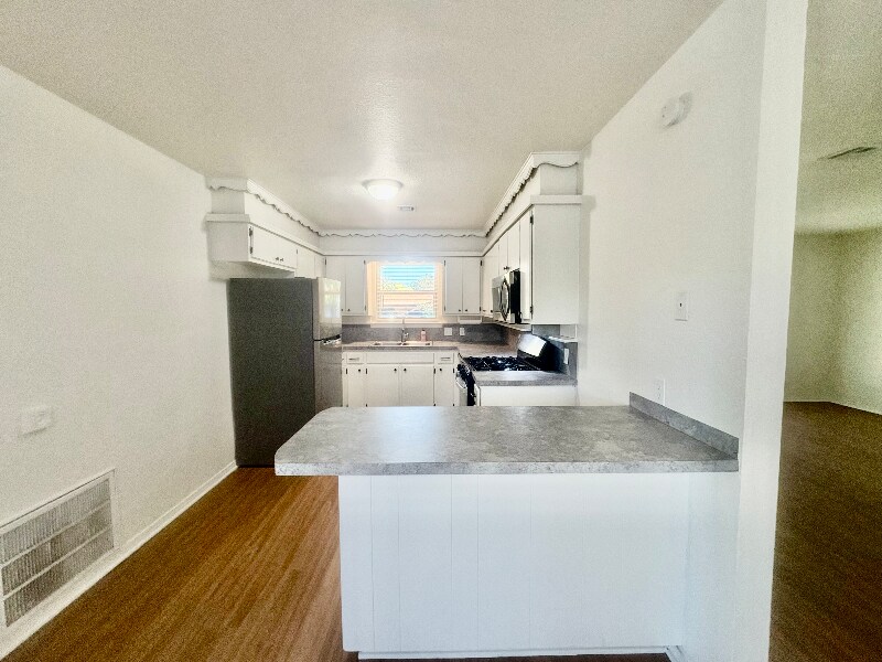 Building Photo - 1321 W Pittsburg St