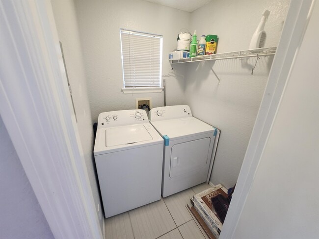 Building Photo - 2207 Antigua Pl