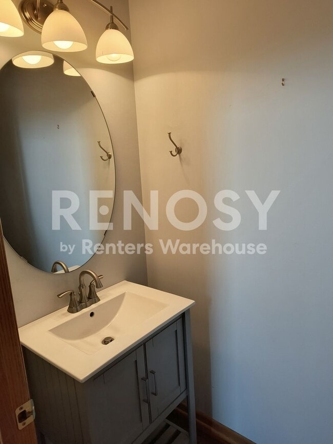 Building Photo - 4BD/2BA in Hopkins Available Now