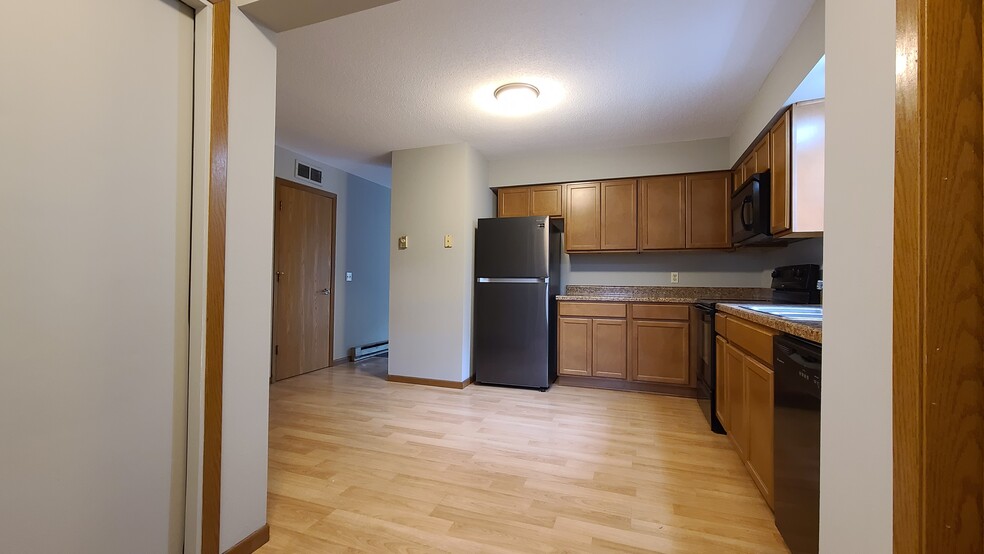 Building Photo - 353 Nicole Ln