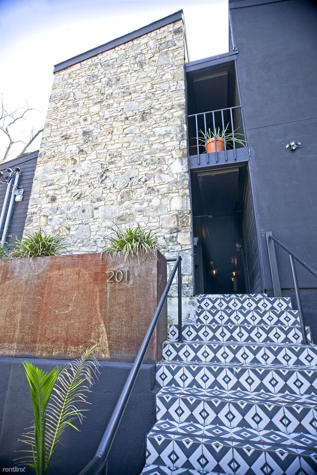 Building Photo - Studio, 1 bath Condo - La Duena Studio